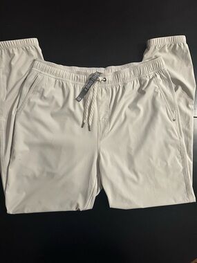 Vuori Kore Lined Joggers Salt